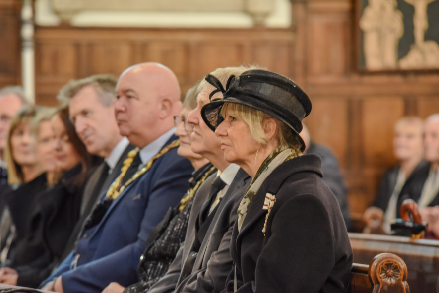 Image for Hundreds turn out to say goodbye to Dickie Bird
