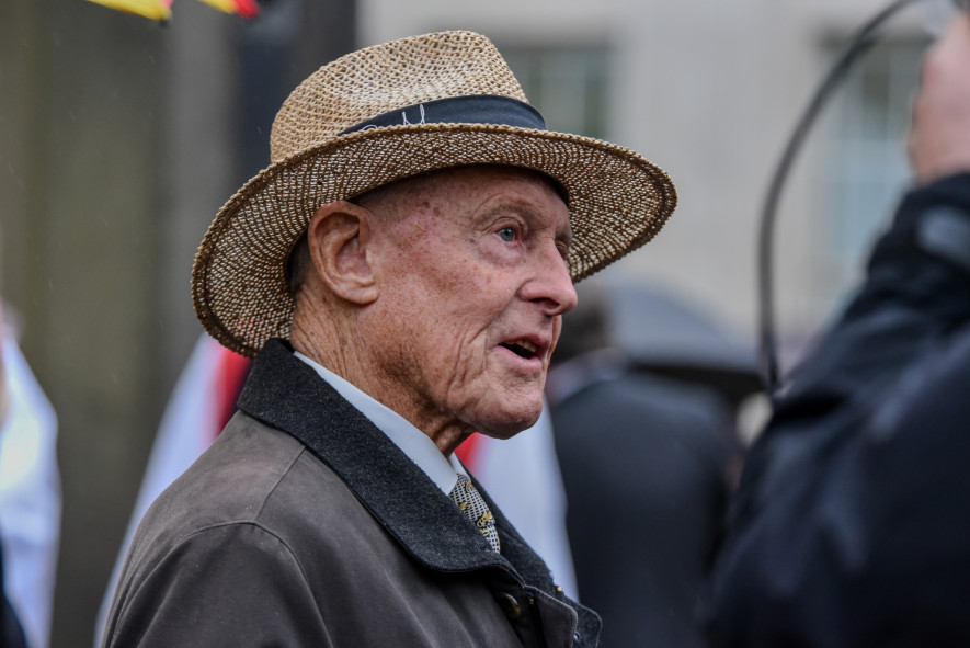 Image for Hundreds turn out to say goodbye to Dickie Bird