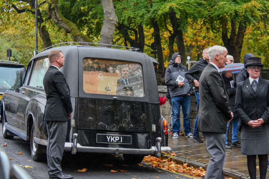 Image for Hundreds turn out to say goodbye to Dickie Bird