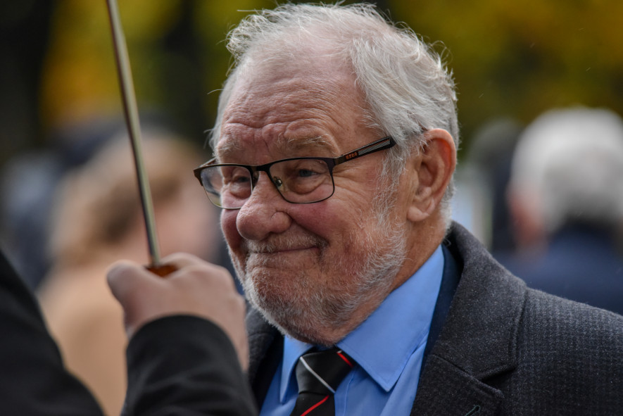Image for Hundreds turn out to say goodbye to Dickie Bird